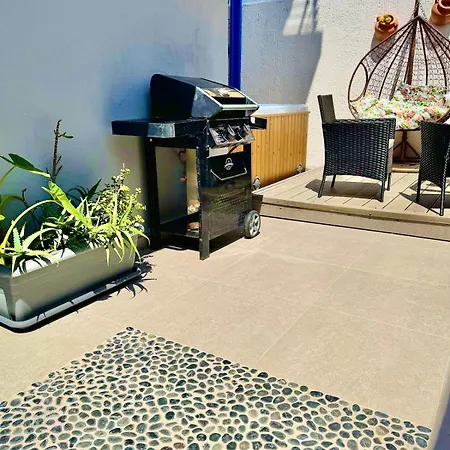 Babis Blue With Private Hot Tub Apartmán